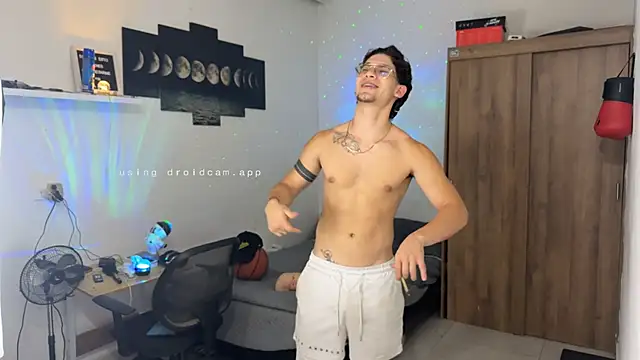 Kisan_Smith live sex cam