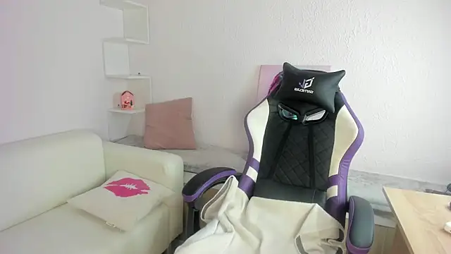 Ella_starrr__'s cam snapshot