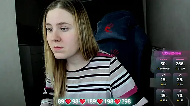 Olivia_Munk's cam snapshot