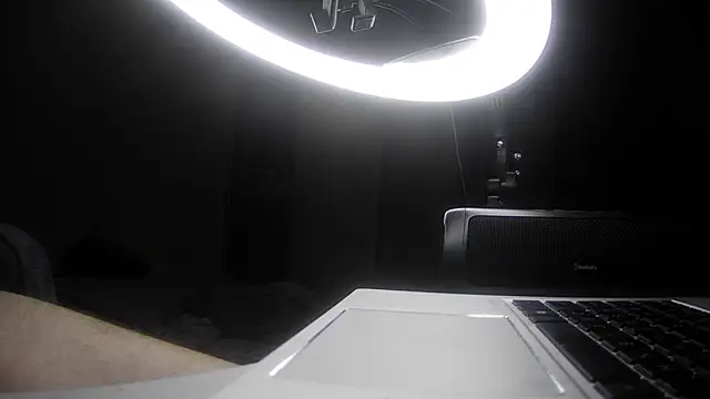 CaptThickEdgerton's cam snapshot