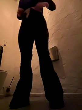 KiraSunshine's cam snapshot