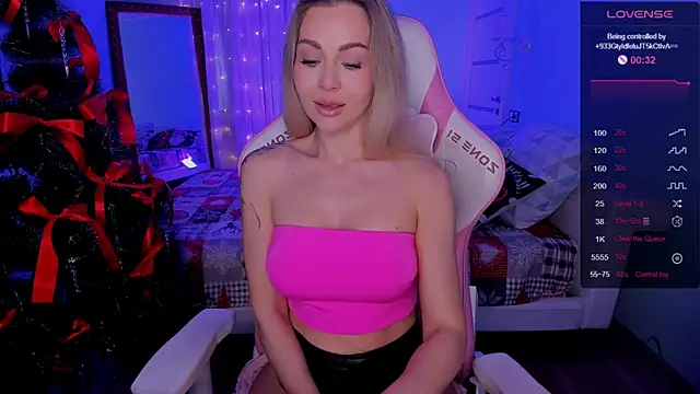 AdeleRoberts's cam snapshot