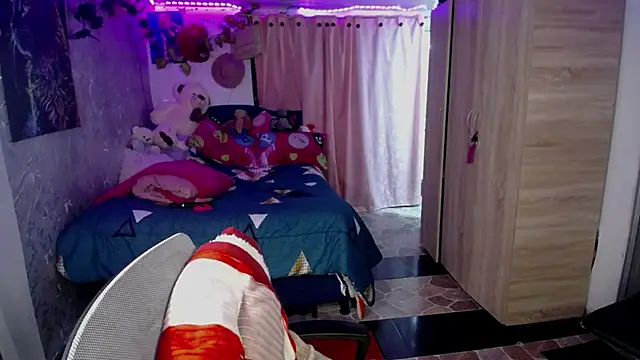 Samara_Homescapes's cam snapshot