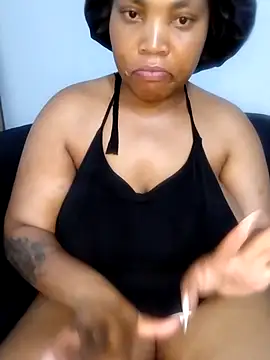 BeverlyQueen14 live sex cam