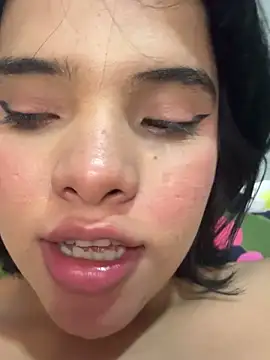 Ada_sienn live sex cam