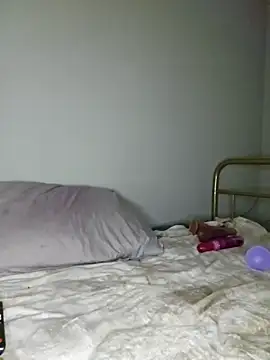 oliviaprettypussy's cam snapshot