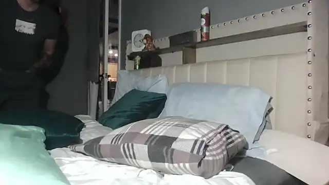 Derrick7799 live sex cam