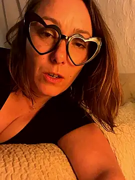 Reine_du_Vice84's cam snapshot