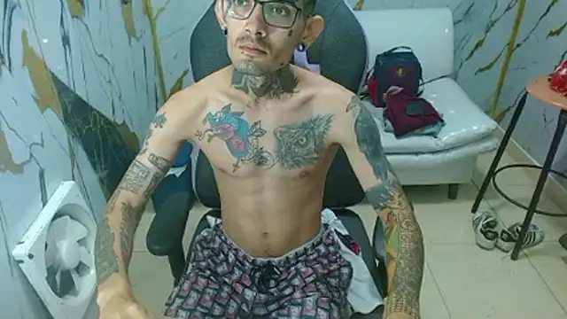 Boy_tatto77's cam snapshot