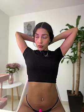 SelenaStone live sex cam