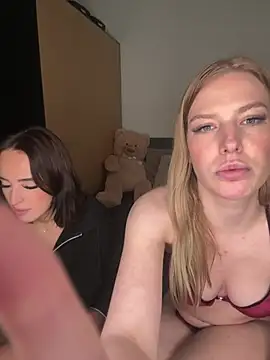 Chloemillerrxx live sex cam