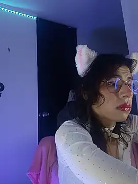 Sweet-SharoKitty live sex cam