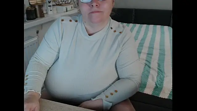 Sweetboobs live sex cam