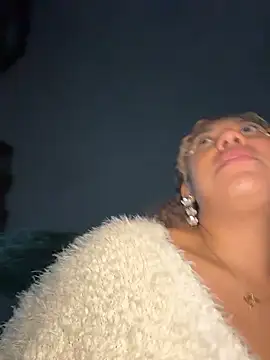 lauraltt live sex cam