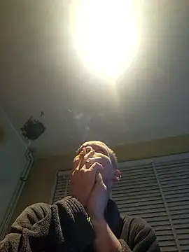 piercingpik's cam snapshot