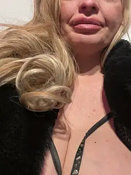 Lisavontease live sex cam