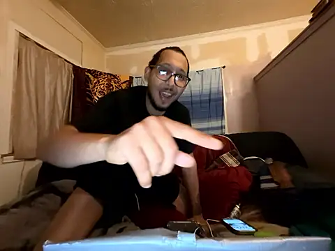 ThrowedWorldWide's cam snapshot