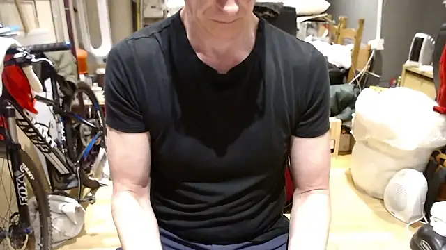 Hung2Mike live sex cam