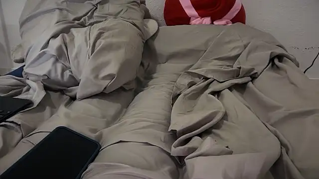 greekmythics's cam snapshot