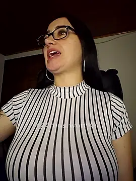 preetypeach live sex cam