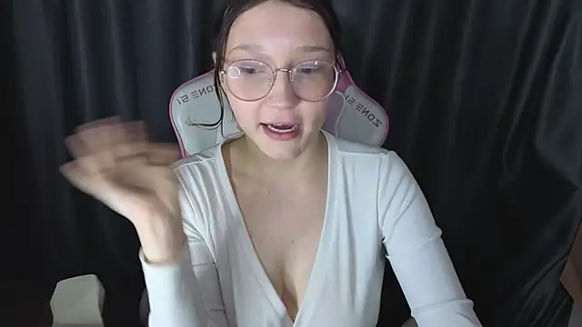 Pink-Aura-'s cam snapshot