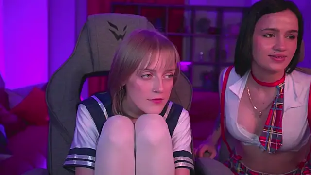 KiraMontoya live sex cam