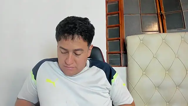 oliver_price1's cam snapshot