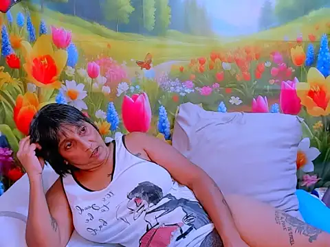 indianroxy's cam snapshot