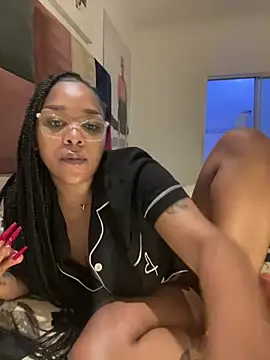sexyTHANDO live sex cam