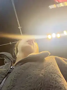 MiaBunnie live sex cam