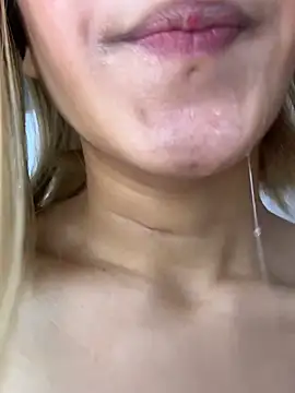 SweetBunnyGF live sex cam