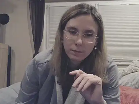 EllyEdelweiss's cam snapshot