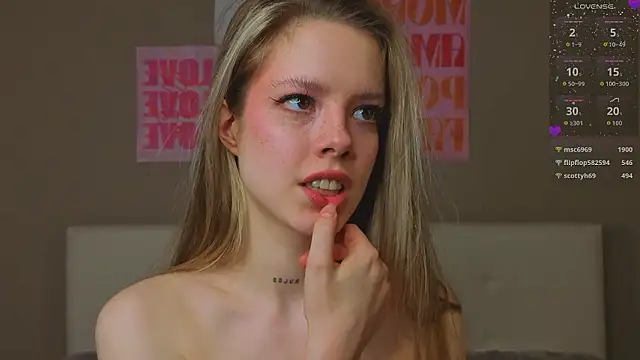 TiffinyMergist live sex cam