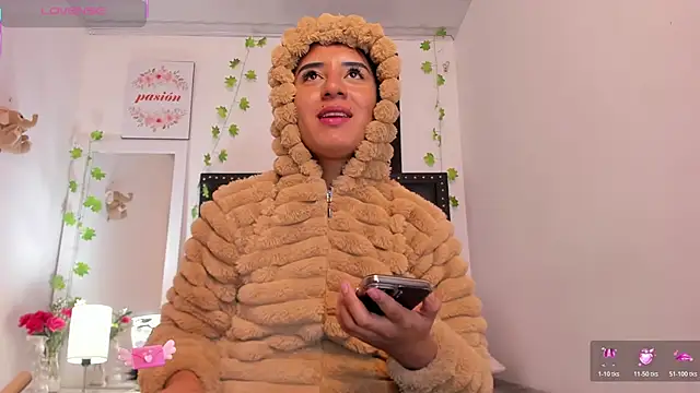 ScarlettVell live sex cam