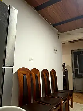 Cami_Leon2's cam snapshot