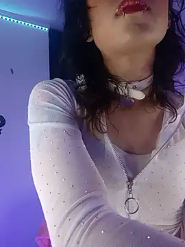 Sweet-SharoKitty live sex cam