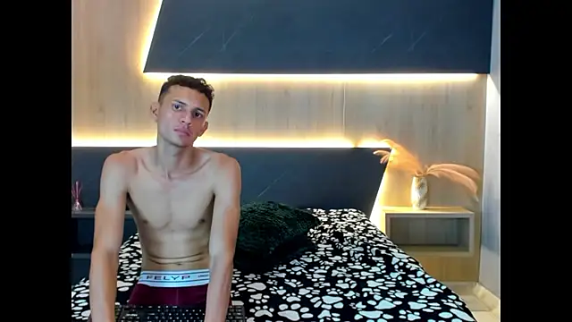 OliverandSarah's cam snapshot