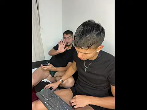 mirallesandbig live sex cam