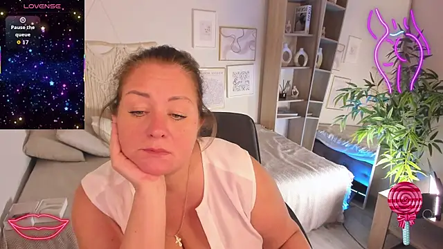 JenniferLight's cam snapshot