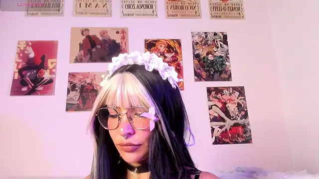 Luna-Chann live sex cam
