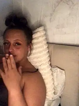 Welsh_Maya221x's cam snapshot