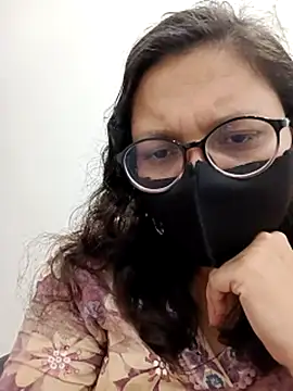 piryasharma005's cam snapshot