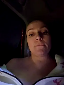 Bondgirl_013's cam snapshot