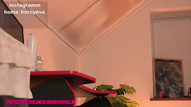 home_horny_eva's cam snapshot