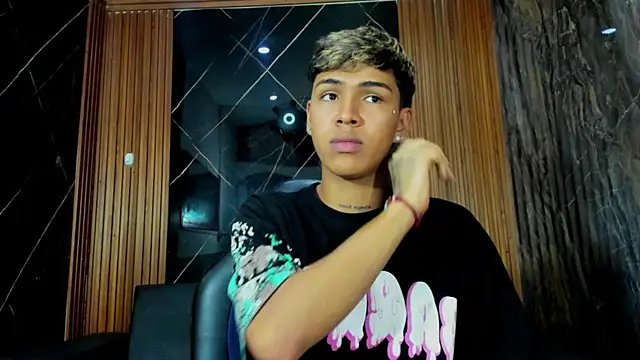 Timmy_Kiing_ live sex cam