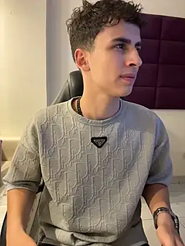 AdrianRinaldi live sex cam