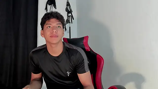 Maximiliano_Khalil live sex cam