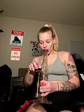 shesexplicit's cam snapshot