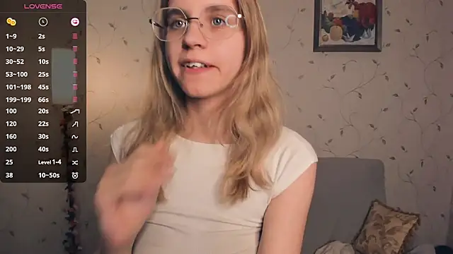 JoanBaggott's cam snapshot