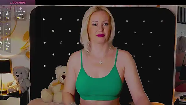 OliviaShaw23's cam snapshot